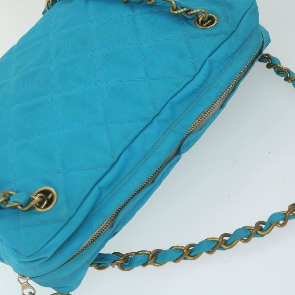 CHANEL Matelasse Shoulder Bag - Picture 4 of 16